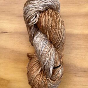 Hilado de seda color dorado